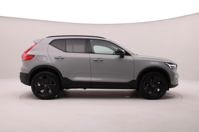 Volvo XC40 B3 AUT PLUS BLACK EDITION na operativní leasing