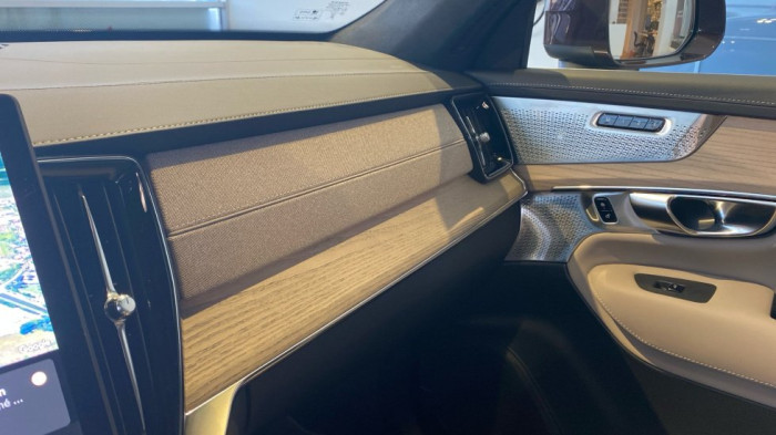 Volvo XC90 PLUS BRIGHT, B5 AWD, 184+10 kW / 250+14 HP na operativní leasing