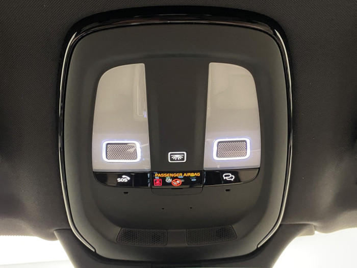 Volvo XC90 B5 AWD AUT DARK PLUS na operativní leasing