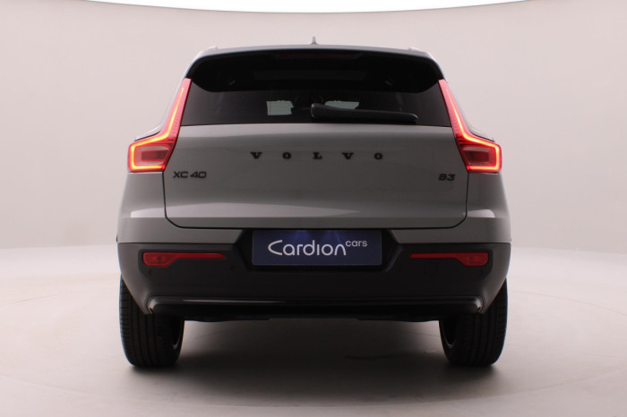 Volvo XC40 B3 AUT PLUS BLACK EDITION na operativní leasing