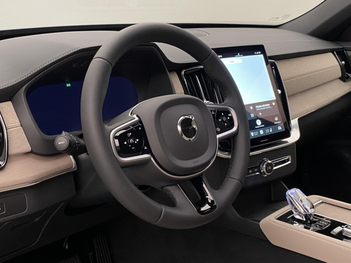 Volvo XC90 B5 AWD AUT DARK PLUS na operativní leasing