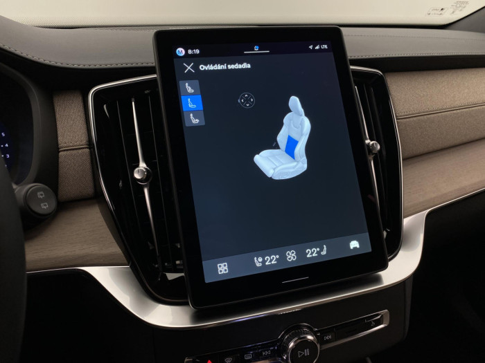 Volvo XC90 B5 AWD AUT DARK PLUS na operativní leasing