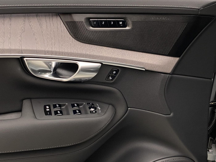 Volvo XC90 B5 AWD AUT BRIGHT PLUS na operativní leasing