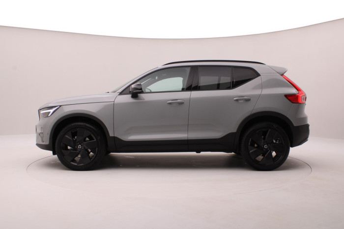 Volvo XC40 B3 AUT PLUS BLACK EDITION na operativní leasing
