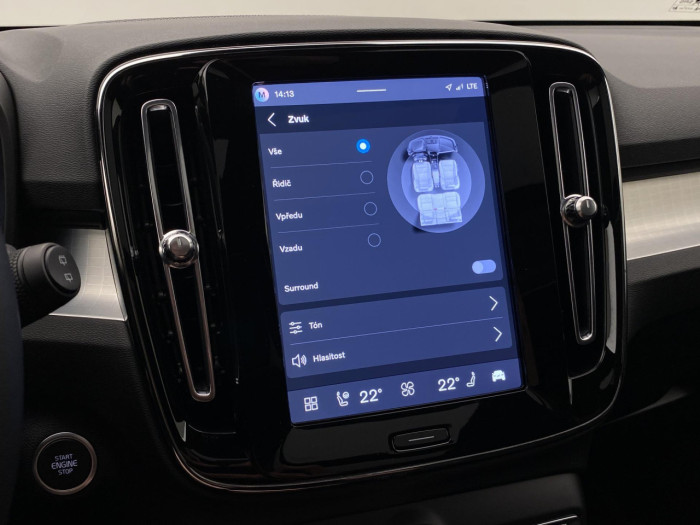 Volvo XC40 B3 AUT PLUS BLACK EDITION na operativní leasing