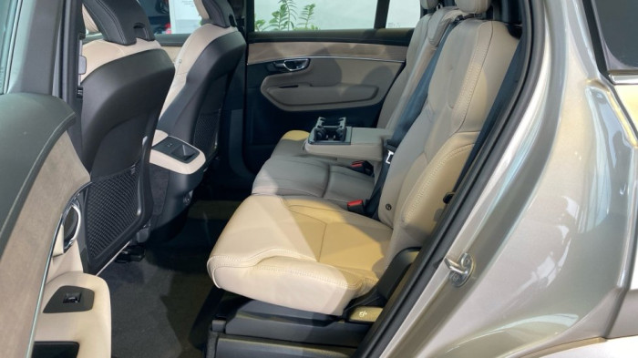 Volvo XC90 PLUS BRIGHT, B5 AWD, 184+10 kW / 250+14 HP na operativní leasing