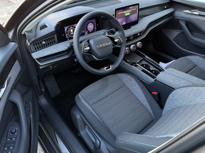 Škoda Superb Selection 7DSG 2,0TDI / 110kW na operativní leasing