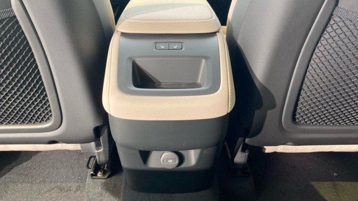 Volvo XC90 PLUS BRIGHT, T8 AWD, 228+107 kW / 310+145 HP na operativní leasing