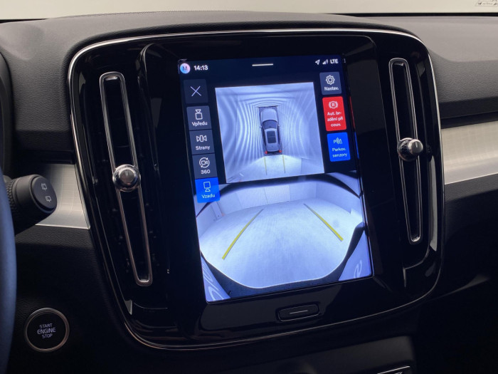 Volvo XC40 B3 AUT PLUS BLACK EDITION na operativní leasing