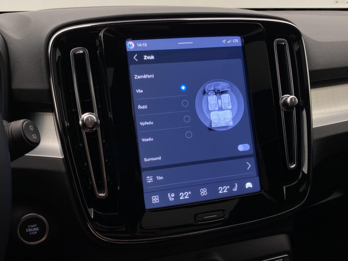 Volvo XC40 B3 AUT PLUS BLACK EDITION na operativní leasing