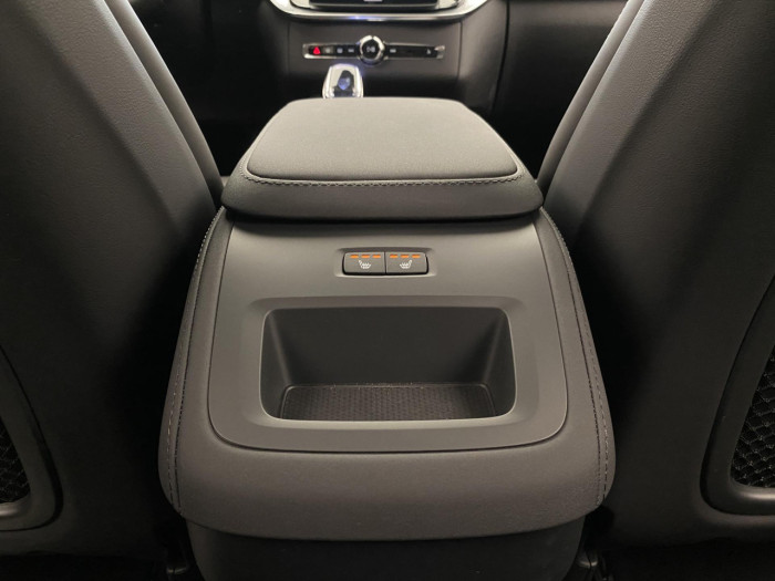 Volvo XC90 B5 AWD AUT BRIGHT PLUS na operativní leasing