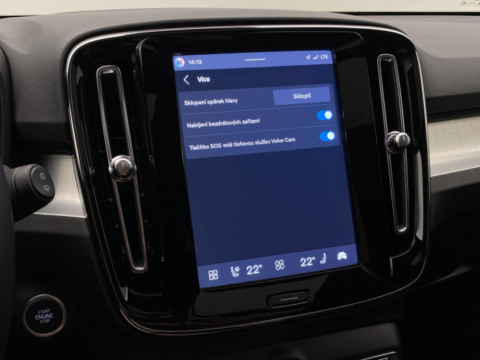 Volvo XC40 B3 AUT PLUS BLACK EDITION na operativní leasing