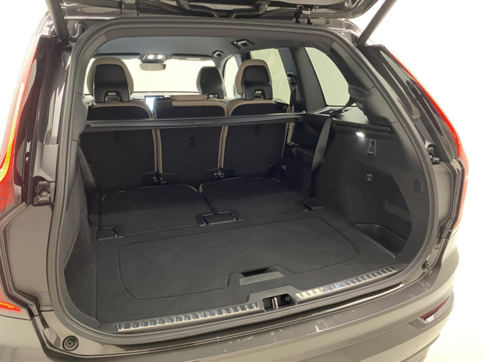 Volvo XC90 B5 AWD AUT DARK PLUS na operativní leasing