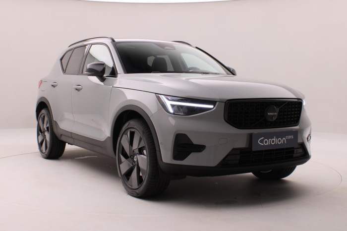 Volvo XC40 B3 AUT PLUS BLACK EDITION na operativní leasing