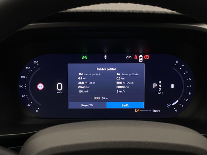 Volvo XC40 B3 AUT PLUS BLACK EDITION na operativní leasing