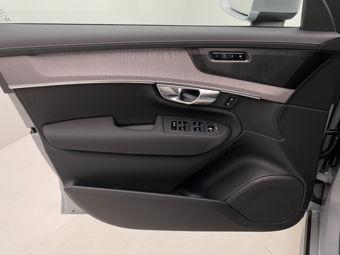 Volvo XC90 B5 AWD AUT BRIGHT PLUS na operativní leasing