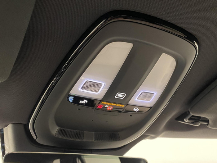 Volvo XC90 B5 AWD AUT DARK PLUS na operativní leasing