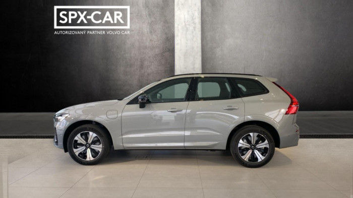 Volvo XC60 PLUS DARK, T6 AWD, 186+107 kW / 253+145 HP na operativní leasing