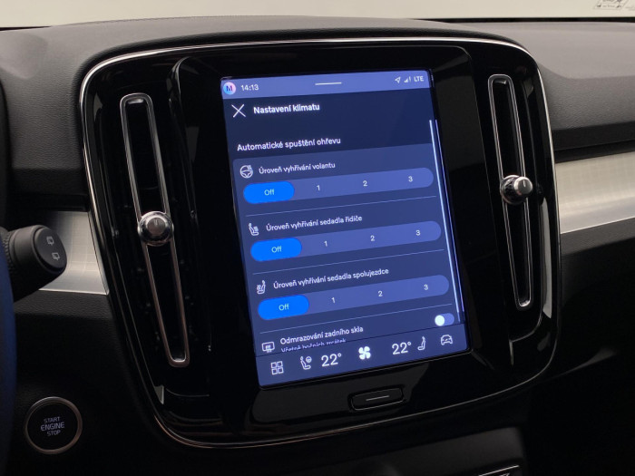 Volvo XC40 B3 AUT PLUS BLACK EDITION na operativní leasing