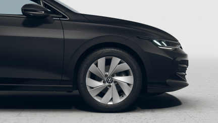 Volkswagen Golf Variant Life 1,5 eTSI 7DSG mHEV na operativní leasing