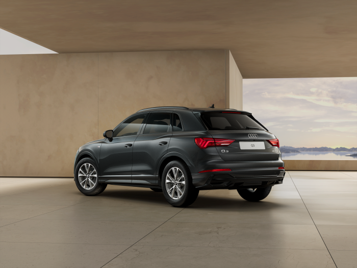 Audi Q3 S line 40 TFSI 140 kW quattro na operativní leasing