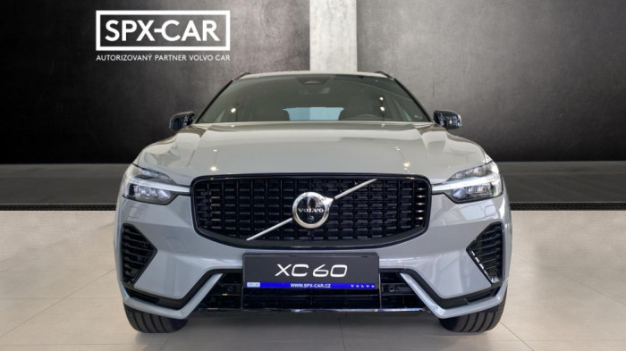 Volvo XC60 PLUS DARK, T6 AWD, 186+107 kW / 253+145 HP na operativní leasing