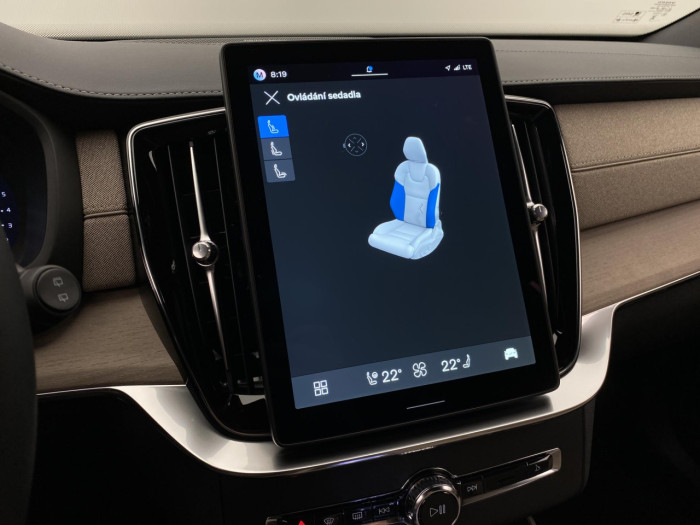 Volvo XC90 B5 AWD AUT DARK PLUS na operativní leasing