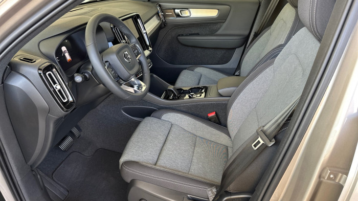 Volvo XC40 2.0 B3 - Benzín - Automat 7st. - 4x2 na operativní leasing