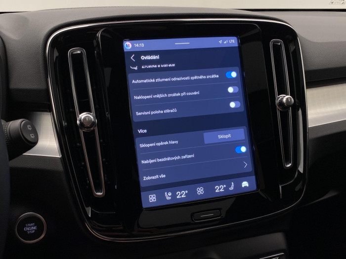 Volvo XC40 B3 AUT PLUS BLACK EDITION na operativní leasing