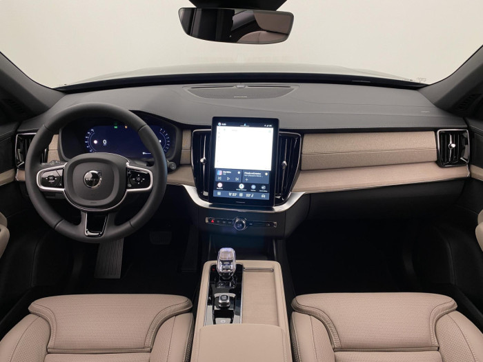 Volvo XC90 B5 AWD AUT DARK PLUS na operativní leasing