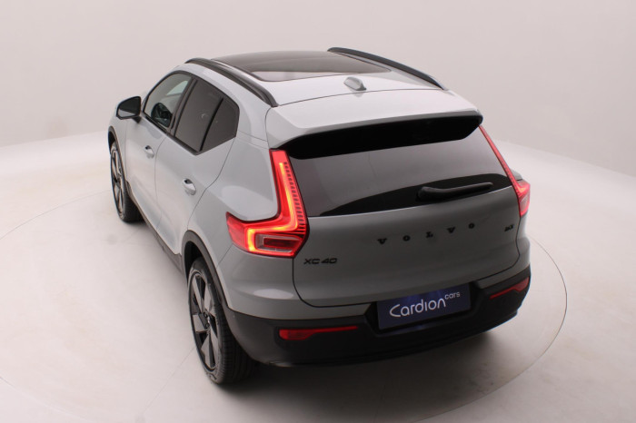 Volvo XC40 B3 AUT PLUS BLACK EDITION na operativní leasing