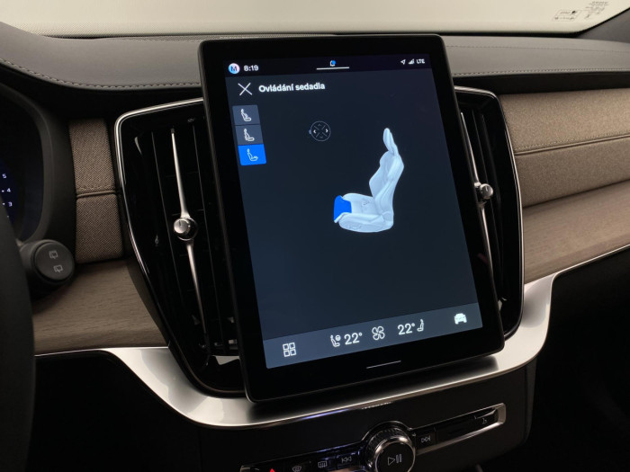 Volvo XC90 B5 AWD AUT DARK PLUS na operativní leasing