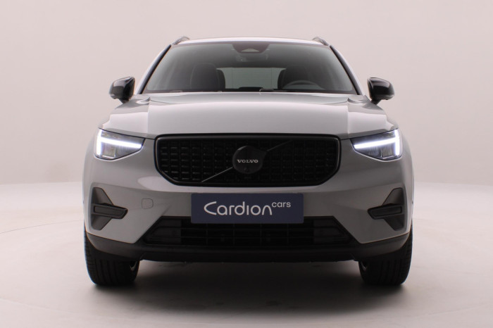 Volvo XC40 B3 AUT PLUS BLACK EDITION na operativní leasing