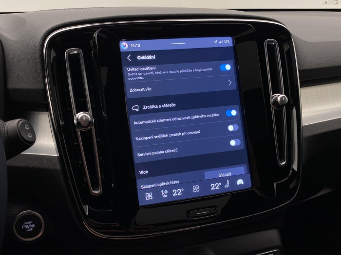 Volvo XC40 B3 AUT PLUS BLACK EDITION na operativní leasing